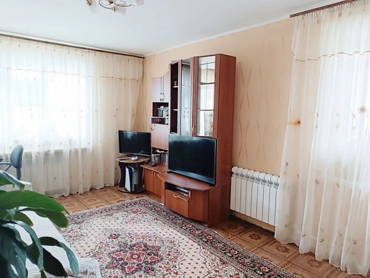 Продам двухкомнатную (2-комн.) квартиру, Юлиуса Фучика ул, 52, Казань г