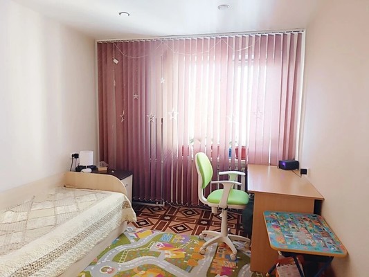 Продам двухкомнатную (2-комн.) квартиру, Юлиуса Фучика ул, 52, Казань г