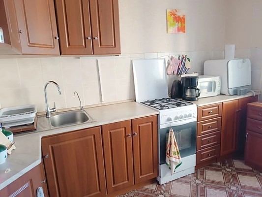 Продам двухкомнатную (2-комн.) квартиру, Юлиуса Фучика ул, 52, Казань г