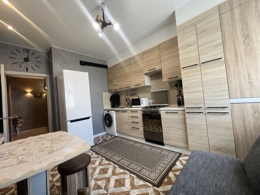 Продам однокомнатную (1-комн.) квартиру, Батурина ул, 199, Симферополь г