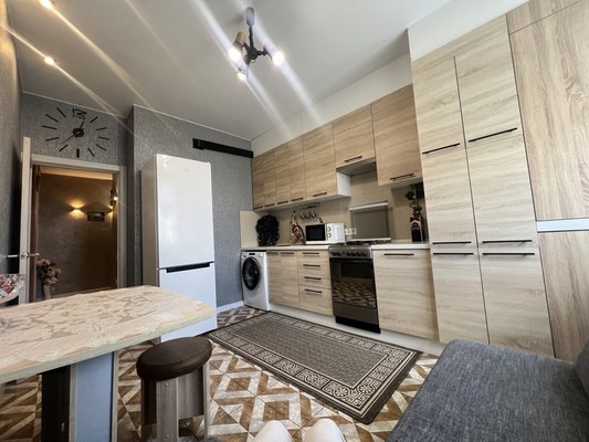 Продам однокомнатную (1-комн.) квартиру, Батурина ул, 199, Симферополь г