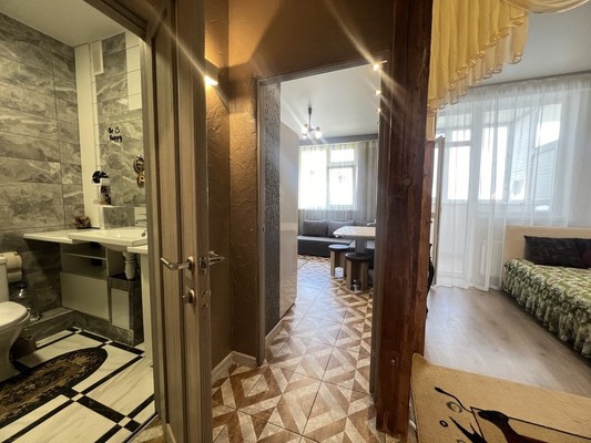 Продам однокомнатную (1-комн.) квартиру, Батурина ул, 199, Симферополь г