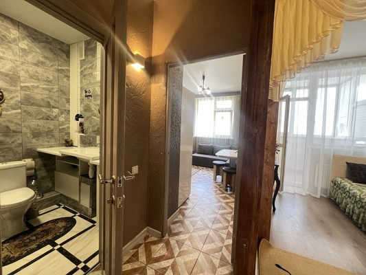 Продам однокомнатную (1-комн.) квартиру, Батурина ул, 199, Симферополь г