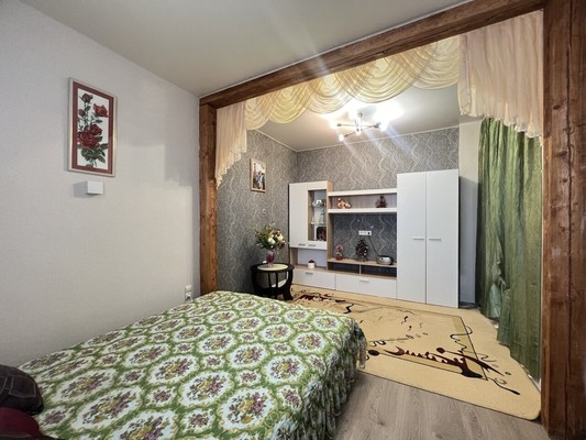 Продам однокомнатную (1-комн.) квартиру, Батурина ул, 199, Симферополь г