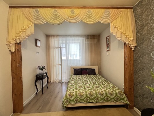 Продам однокомнатную (1-комн.) квартиру, Батурина ул, 199, Симферополь г