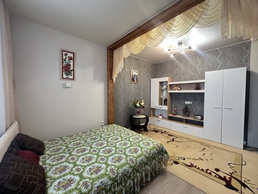 Продам однокомнатную (1-комн.) квартиру, Батурина ул, 199, Симферополь г