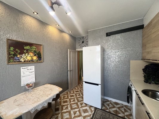 Продам однокомнатную (1-комн.) квартиру, Батурина ул, 199, Симферополь г