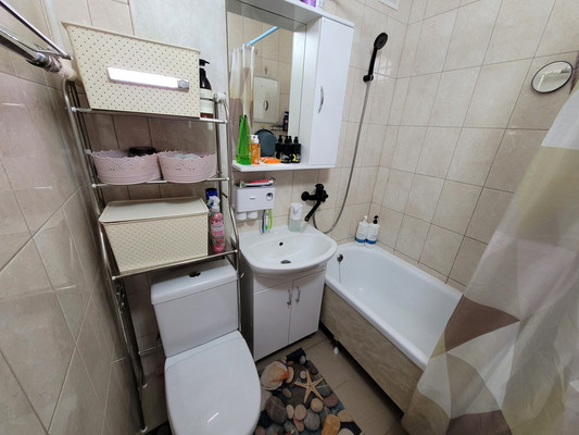 Продам двухкомнатную (2-комн.) квартиру, Шаумяна ул, 12к1, Таганрог г