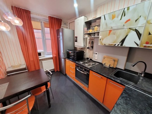 Продам двухкомнатную (2-комн.) квартиру, Октябрьская ул, 11, Таганрог г