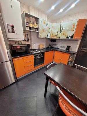 Продам двухкомнатную (2-комн.) квартиру, Октябрьская ул, 11, Таганрог г