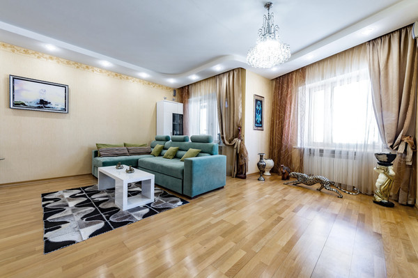 Продам многокомнатную квартиру, Тореза пр-кт, 95а, Санкт-Петербург г