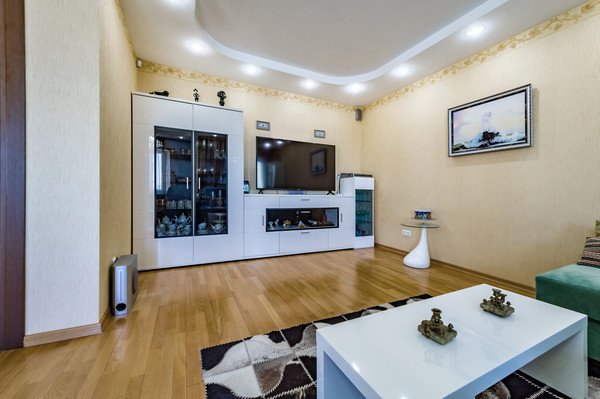 Продам многокомнатную квартиру, Тореза пр-кт, 95а, Санкт-Петербург г