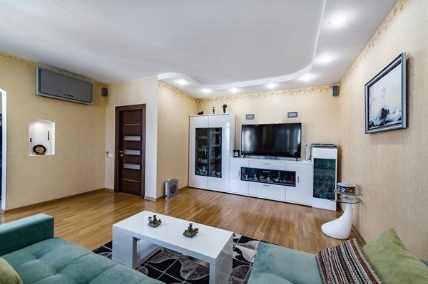 Продам многокомнатную квартиру, Тореза пр-кт, 95а, Санкт-Петербург г