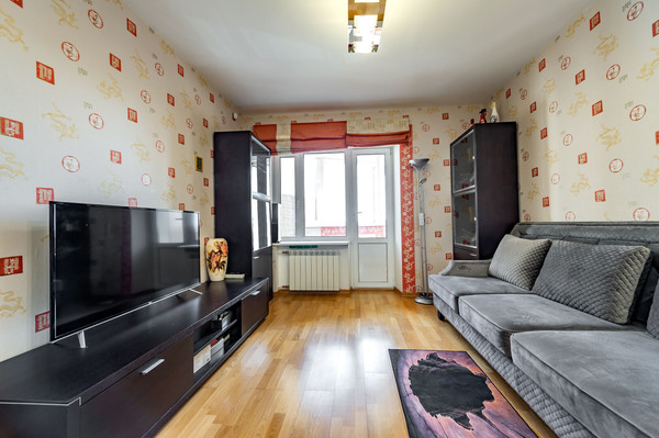 Продам многокомнатную квартиру, Тореза пр-кт, 95а, Санкт-Петербург г