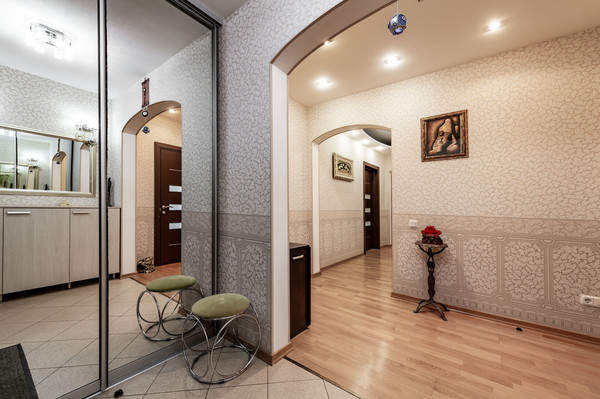 Продам многокомнатную квартиру, Тореза пр-кт, 95а, Санкт-Петербург г