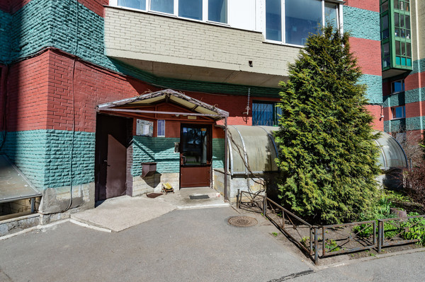 Продам многокомнатную квартиру, Тореза пр-кт, 95а, Санкт-Петербург г