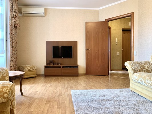 Продам трехкомнатную (3-комн.) квартиру, Ленинский пр-кт, 41к2, Москва г