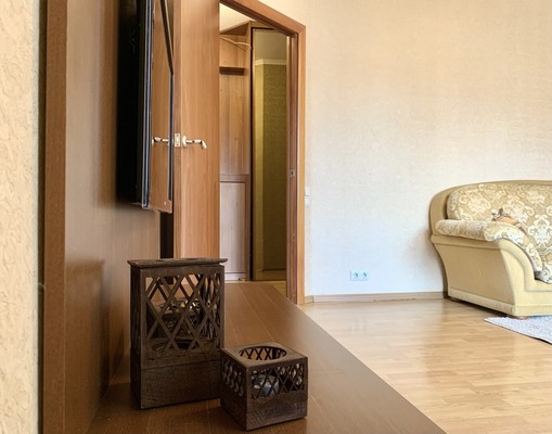 Продам трехкомнатную (3-комн.) квартиру, Ленинский пр-кт, 41к2, Москва г