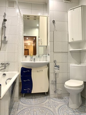 Продам трехкомнатную (3-комн.) квартиру, Ленинский пр-кт, 41к2, Москва г