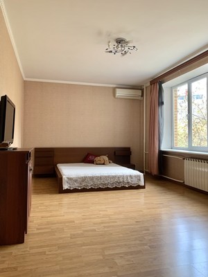 Продам трехкомнатную (3-комн.) квартиру, Ленинский пр-кт, 41к2, Москва г