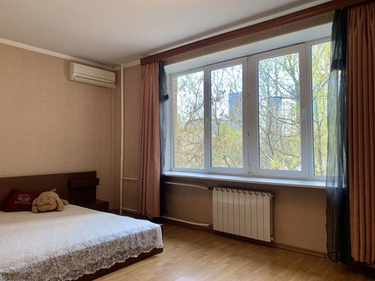 Продам трехкомнатную (3-комн.) квартиру, Ленинский пр-кт, 41к2, Москва г