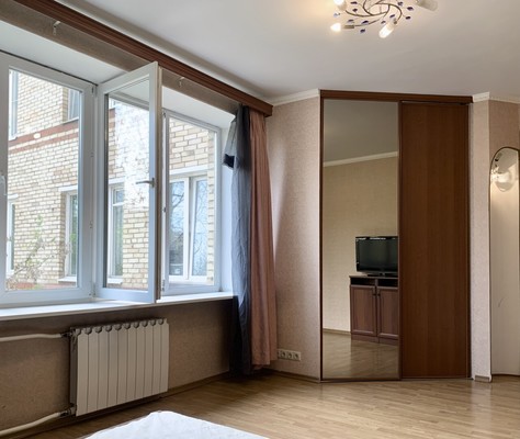 Продам трехкомнатную (3-комн.) квартиру, Ленинский пр-кт, 41к2, Москва г