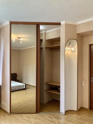 Продам трехкомнатную (3-комн.) квартиру, Ленинский пр-кт, 41к2, Москва г