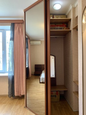 Продам трехкомнатную (3-комн.) квартиру, Ленинский пр-кт, 41к2, Москва г