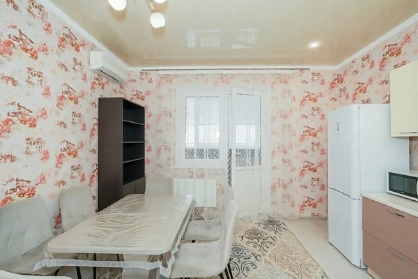 Продам трехкомнатную (3-комн.) квартиру, Дальняя ул, 4/2к1, Краснодар г