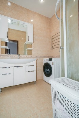 Продам трехкомнатную (3-комн.) квартиру, Дальняя ул, 4/2к1, Краснодар г