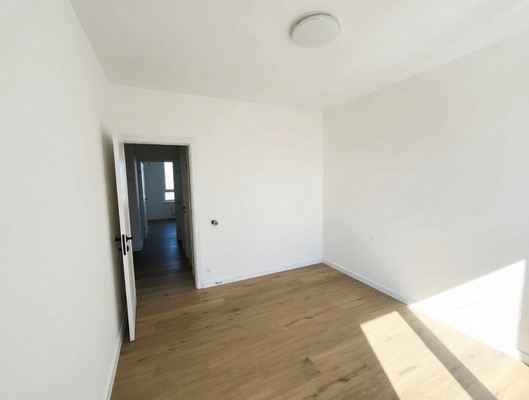 Продам трехкомнатную (3-комн.) квартиру, им. генерала Корнилова ул, 14, Краснодар г