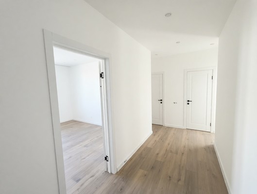 Продам трехкомнатную (3-комн.) квартиру, им. генерала Корнилова ул, 14, Краснодар г