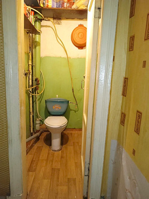 Продам комнату в 4-комн. квартире, Угловой пер, 7А, Санкт-Петербург г