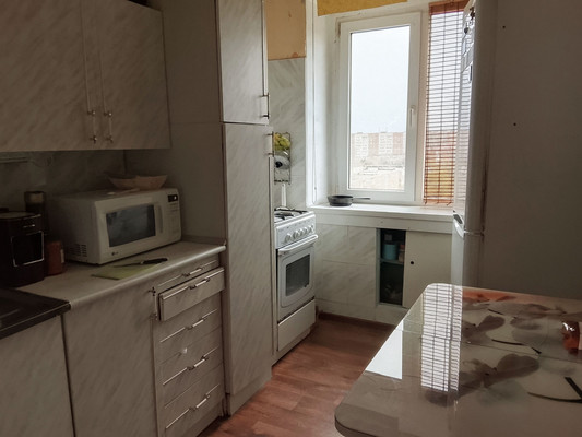 Продам трехкомнатную (3-комн.) квартиру, Димитрова ул, 13, Майкоп г