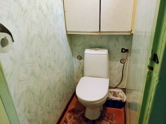 Продам трехкомнатную (3-комн.) квартиру, Димитрова ул, 13, Майкоп г