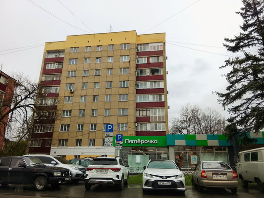 Продам трехкомнатную (3-комн.) квартиру, Димитрова ул, 13, Майкоп г
