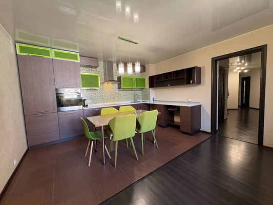 Продам трехкомнатную (3-комн.) квартиру, Алексеева ул, 17, Красноярск г