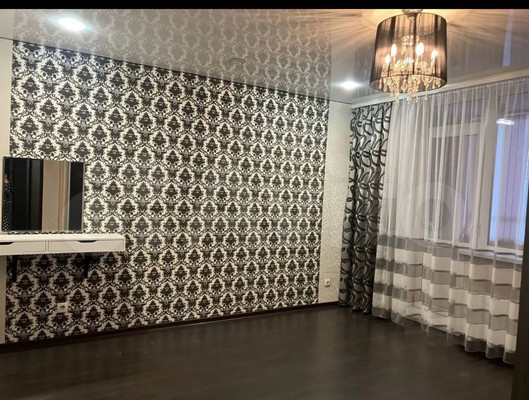 Продам трехкомнатную (3-комн.) квартиру, Алексеева ул, 17, Красноярск г