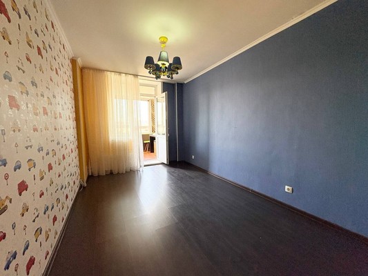 Продам трехкомнатную (3-комн.) квартиру, Алексеева ул, 17, Красноярск г