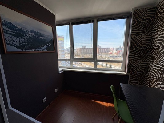 Продам трехкомнатную (3-комн.) квартиру, Алексеева ул, 17, Красноярск г