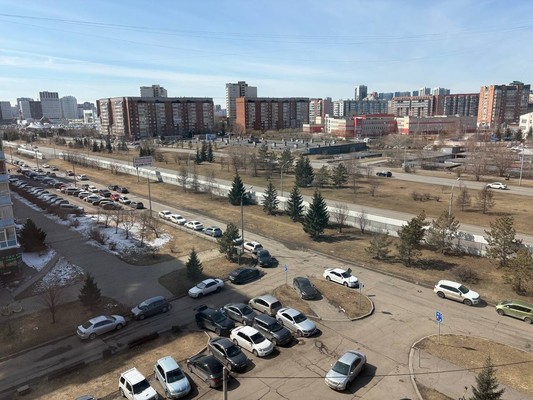 Продам трехкомнатную (3-комн.) квартиру, Алексеева ул, 17, Красноярск г