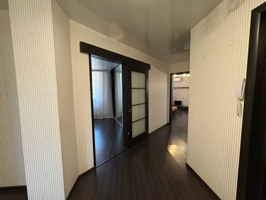 Продам трехкомнатную (3-комн.) квартиру, Алексеева ул, 17, Красноярск г