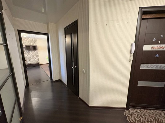 Продам трехкомнатную (3-комн.) квартиру, Алексеева ул, 17, Красноярск г