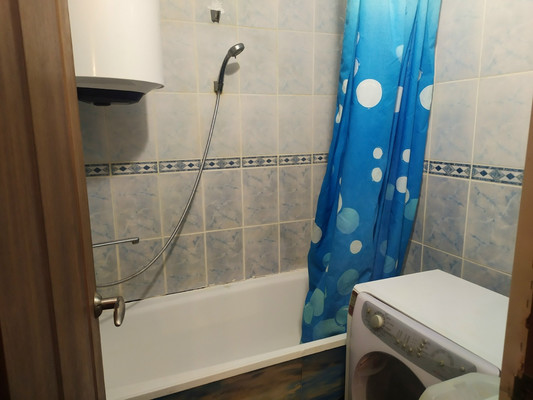 Продам трехкомнатную (3-комн.) квартиру, Береговая ул, 21, Ишим г