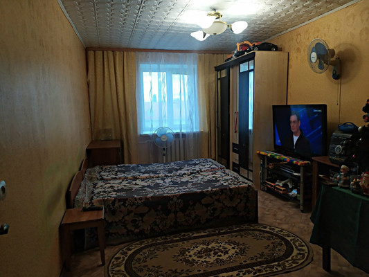 Продам трехкомнатную (3-комн.) квартиру, Береговая ул, 21, Ишим г