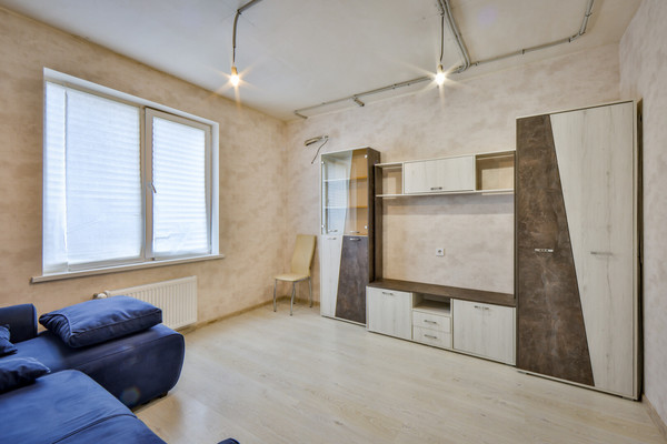 Продам однокомнатную (1-комн.) квартиру, Крымской весны ул, 5к7, Мирное с