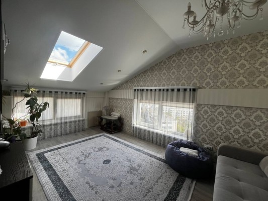 Продам двухкомнатную (2-комн.) квартиру, Железнодорожная ул, 1В, Симферополь г