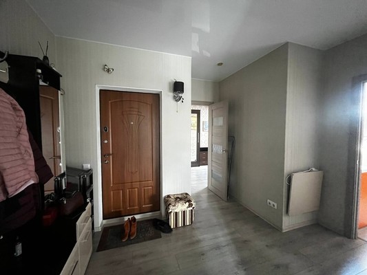 Продам двухкомнатную (2-комн.) квартиру, Железнодорожная ул, 1В, Симферополь г