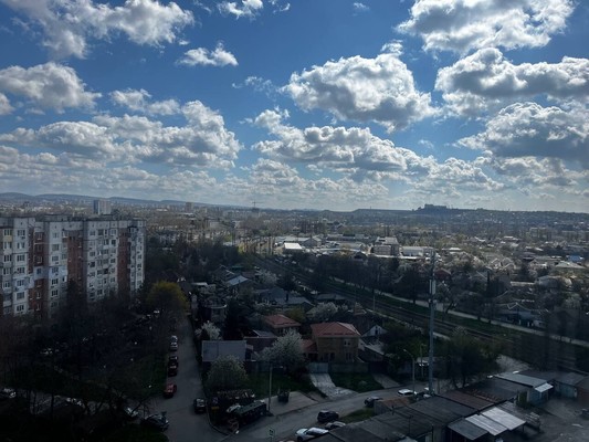 Продам двухкомнатную (2-комн.) квартиру, Железнодорожная ул, 1В, Симферополь г