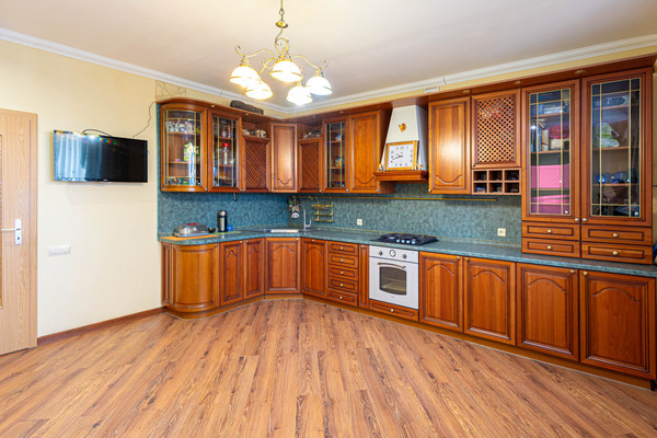 Продам трехкомнатную (3-комн.) квартиру, Мира ул, 51, Ханты-Мансийск г